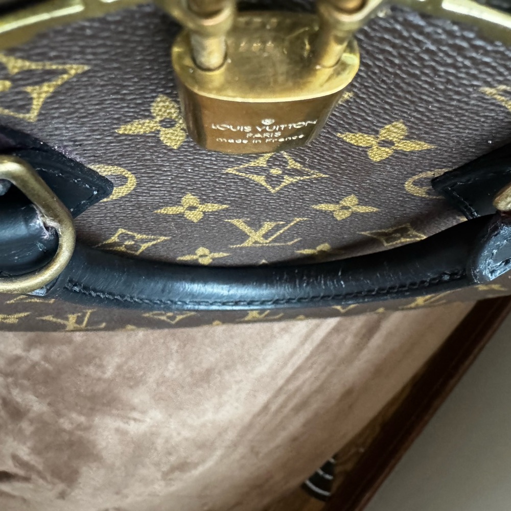 Authentic Louis Vuitton bag - Picture 3 of 14
